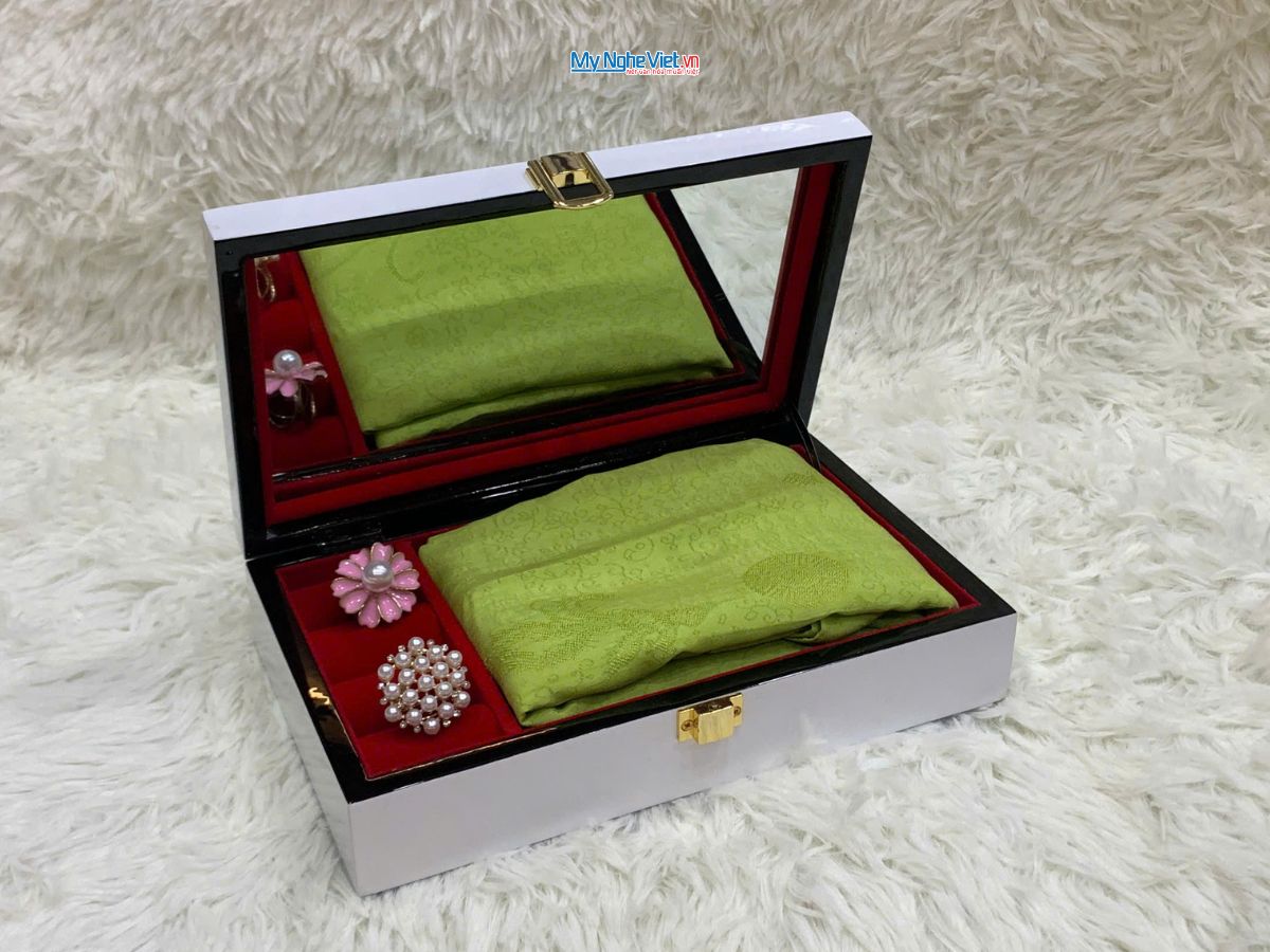 Quà Tặng Hộp Sơn Mài Hoa Sen & Khăn Lụa Hà Đông Cao Cấp CBKLNL89-6