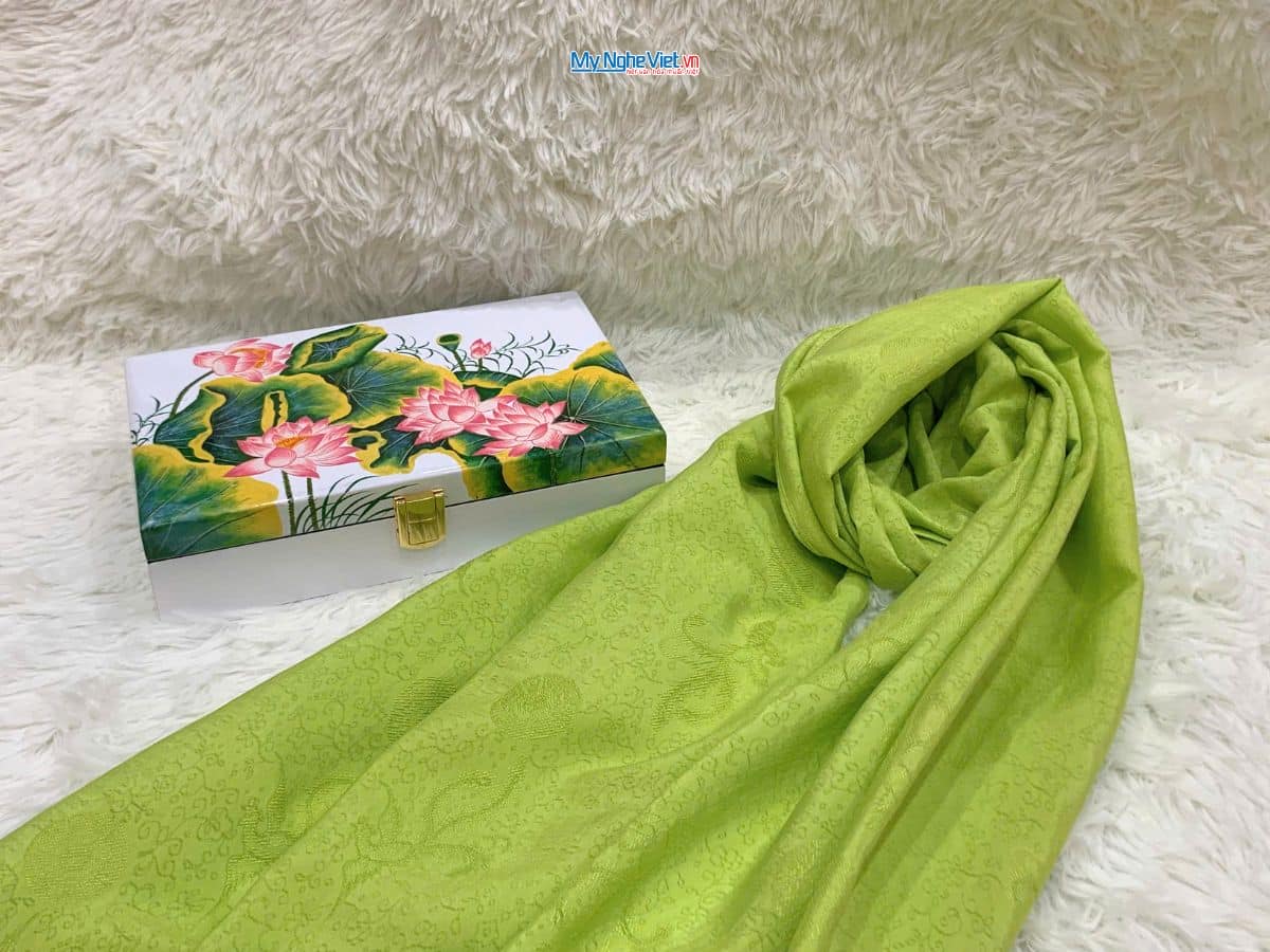 Quà Tặng Hộp Sơn Mài Hoa Sen & Khăn Lụa Hà Đông Cao Cấp CBKLNL89-6