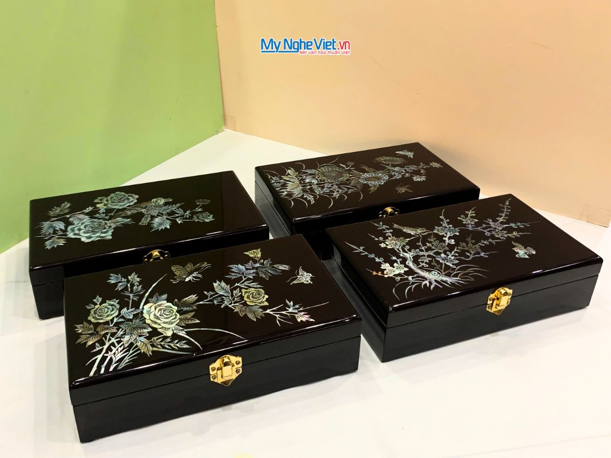 Quà Tặng Hộp Sơn Mài Hoa Hồng & Khăn Lụa Thêu Hoa CBMNV-LNL45180.3