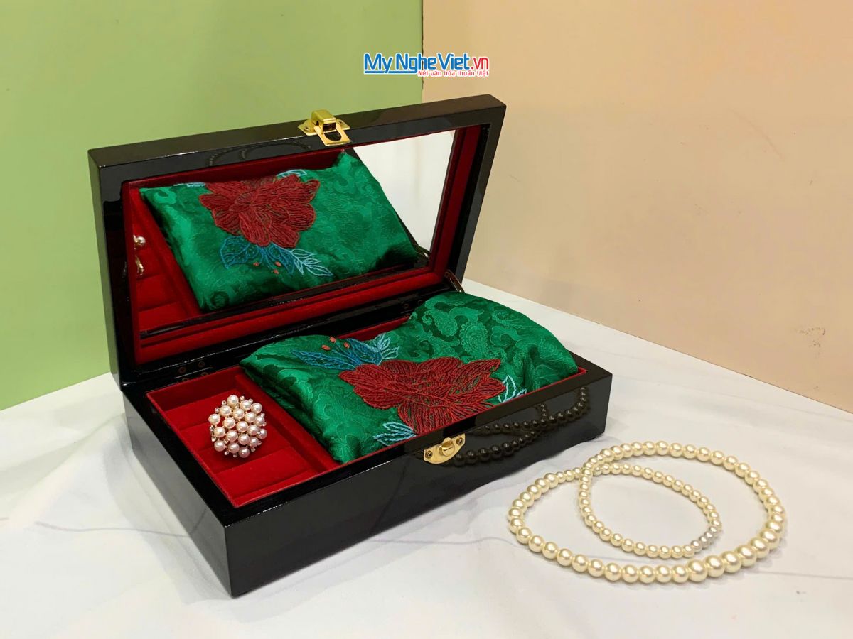 Quà Tặng Hộp Sơn Mài Hoa Đào & Khăn Lụa Thêu Hoa CBMNV-LNL45180.5