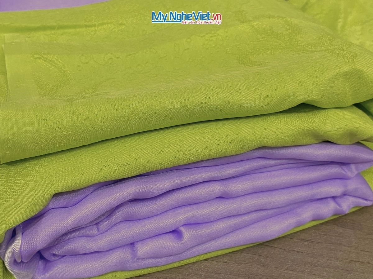 Áo Dài Lụa Vân phượng thọ màu xanh chuối non 4m khổ 80cm MNV-LNL691-3