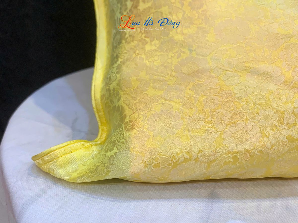 Vỏ gối lụa Hà Đông cúc vàng LNL4040/2