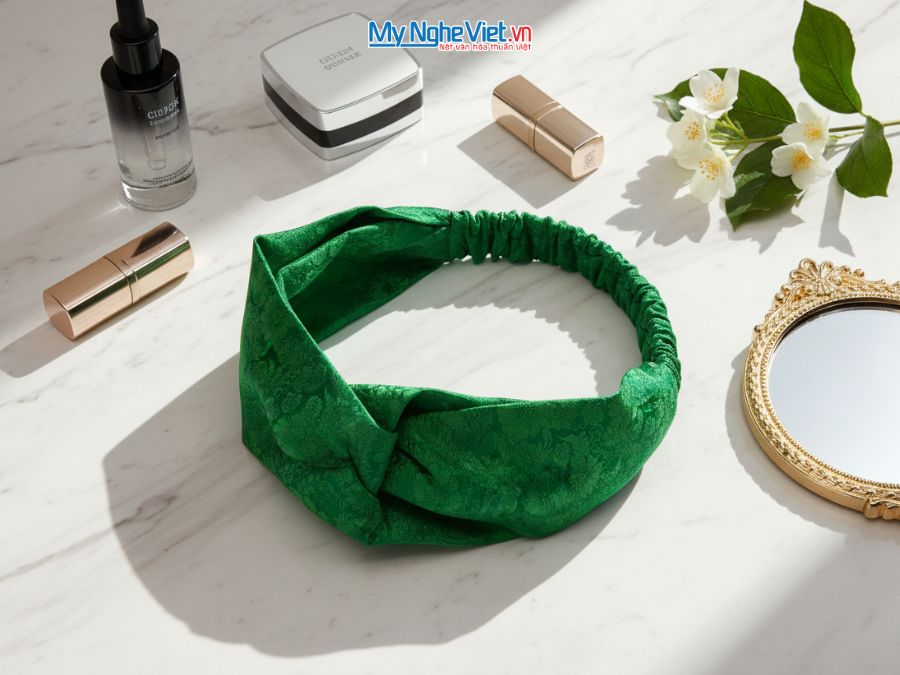 Bộ quà tặng băng đô lụa và vòng cổ lụa tơ tằm CBMNV-VHLNC02/2