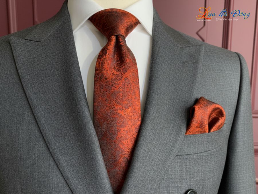 Cà vạt lụa tơ tằm họa tiết đuôi công cam MNV-CRV72-3