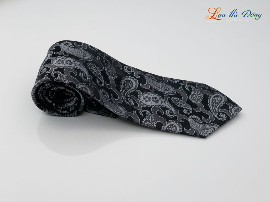 Cà vạt lụa tơ tằm họa tiết đuôi công đen MNV-CRV45