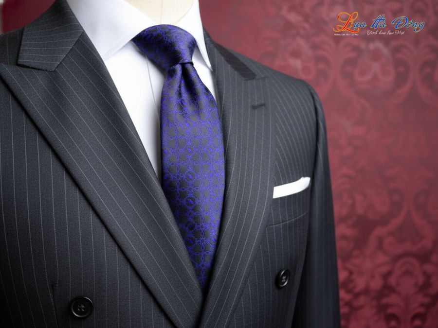 Cà vạt lụa tơ tằm họa tiết hoa bốn cánh tím xanh MNV-CRVPT04