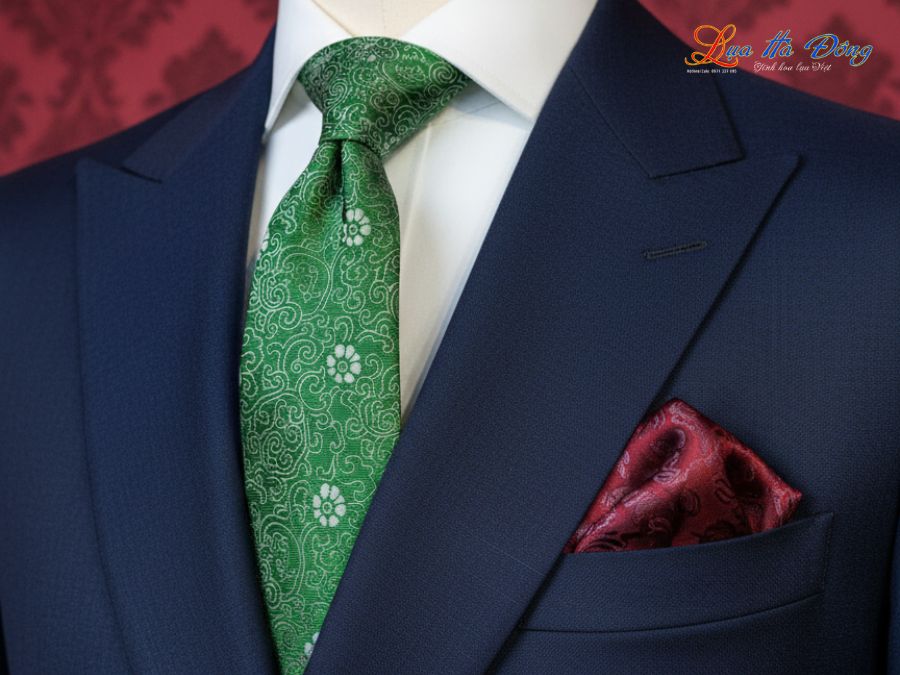 Cà vạt lụa tơ tằm họa tiết hoa mai xanh lá MNV-CRV52