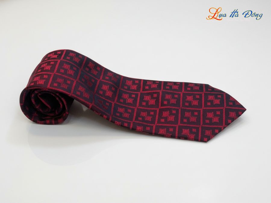 Cà vạt lụa tơ tằm họa tiết ô vuông đỏ MNV-CRV09
