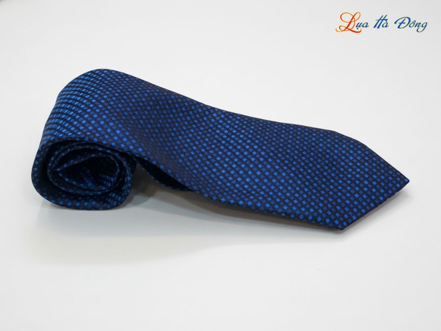 Cà vạt lụa tơ tằm họa tiết ô vuông xanh đậm MNV-CRV56