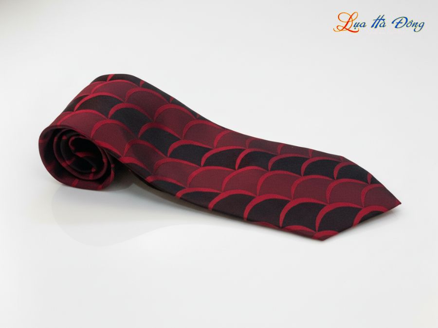 Cà vạt lụa tơ tằm họa tiết sóng đỏ đen MNV-CRV72
