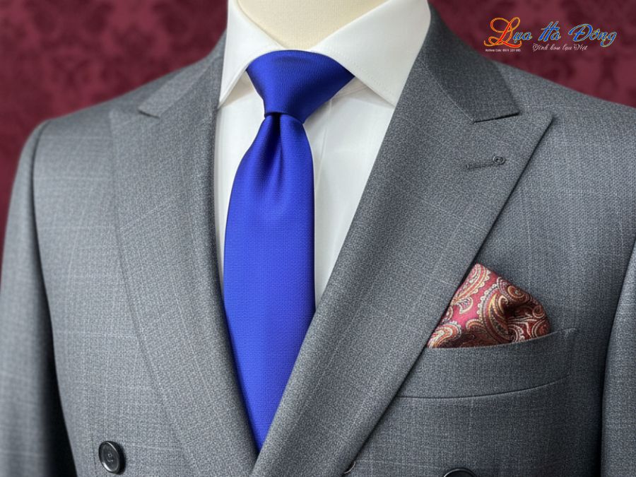 Cà vạt lụa tơ tằm trơn màu xanh dương MNV-CRV30-1