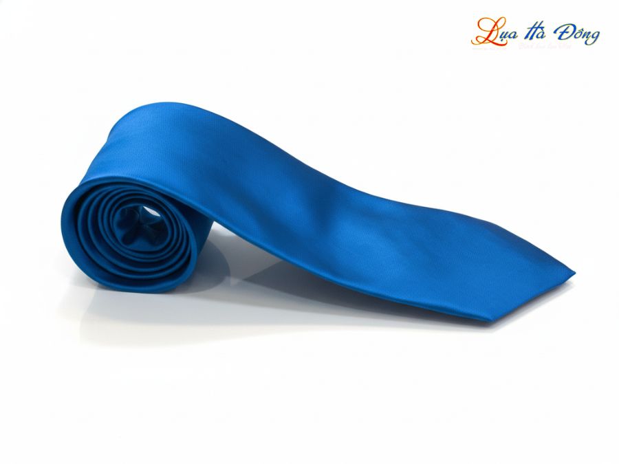 Cà vạt lụa tơ tằm trơn màu xanh dương MNV-CRV71