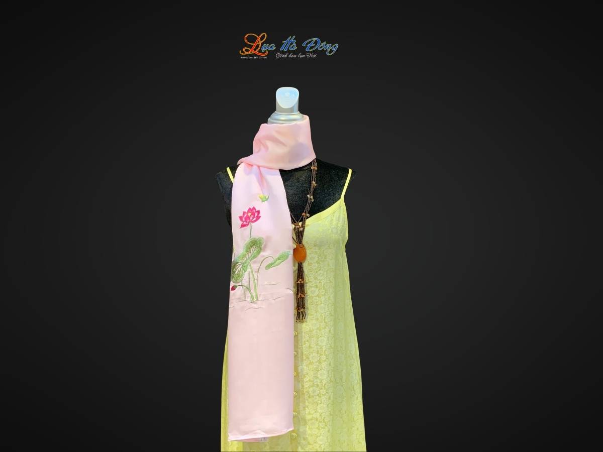 Khăn lụa trơn thêu sen hồng phấn MNV-LNL45180/11