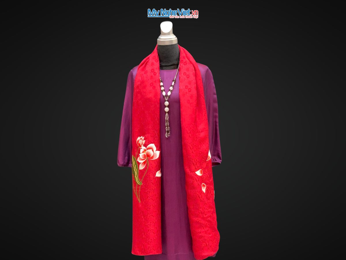 Khăn lụa thêu hoa họa tiết hồng nhí màu đỏ 57x180cm MNV-KLTA45190-16