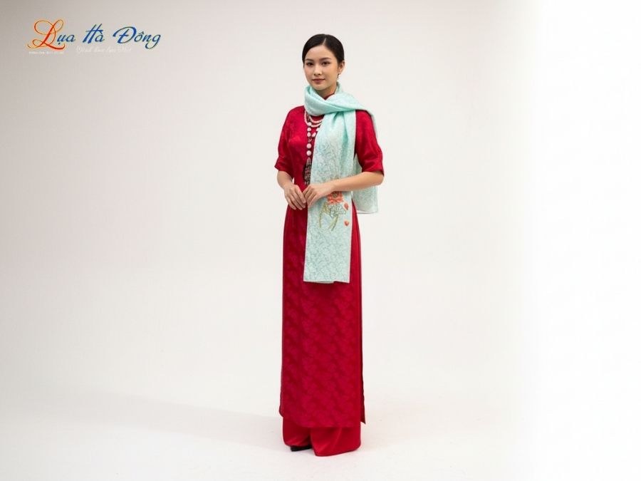 Khăn lụa thêu tay đuôi công xanh mint MNV-LNL45180.4