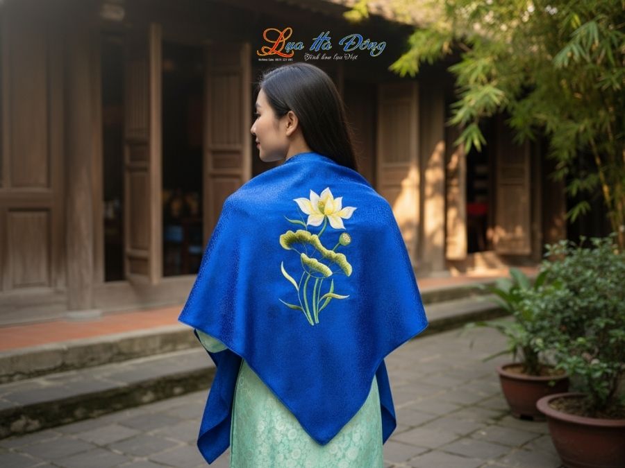 Khăn Lụa Vuông Tơ Tằm Thêu Hoa Sen Họa Tiết Sóng Mây Xanh Dương KLTA9090/31