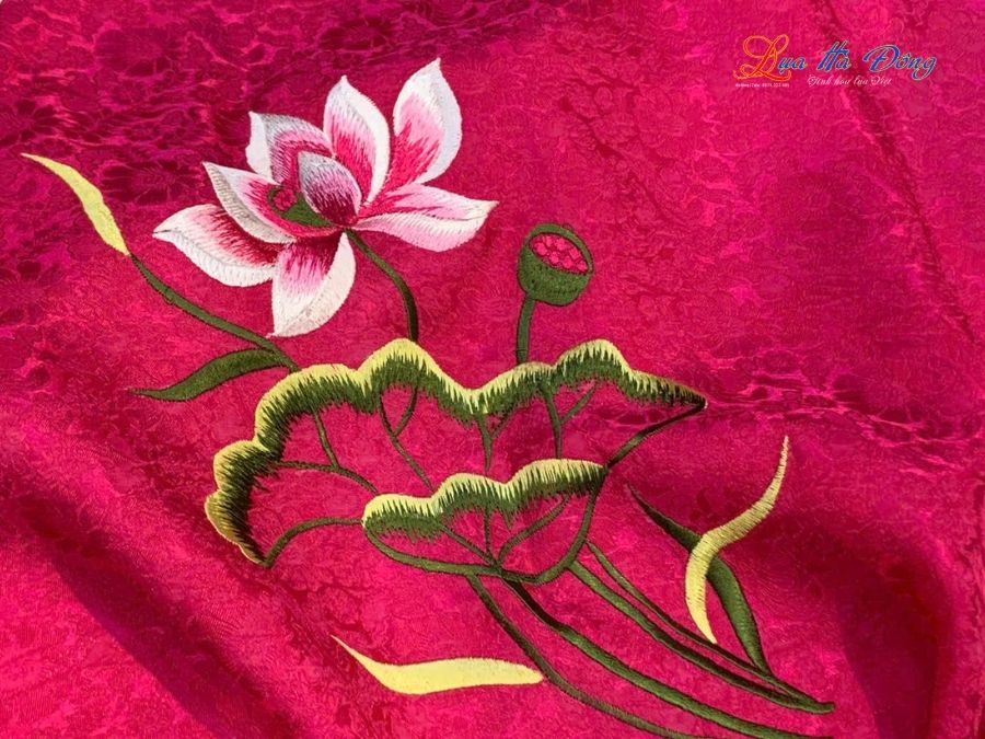 Khăn Lụa Vuông Tơ Tằm Thêu Hoa Sen Họa Tiết Hoa Cúc Màu Hồng Sen KLTA9090/27