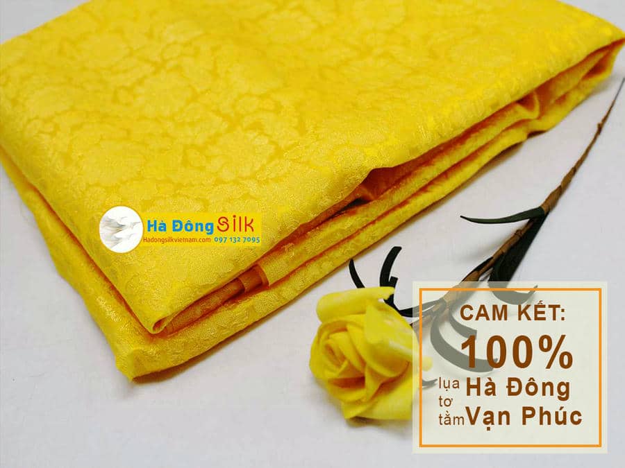 Bộ Áo Dài Lụa Hà Đông Hoa Cúc Vàng Đậm 70% tơ tằm (Áo 3,7m + Quần 2,3m) MNV-LHD33