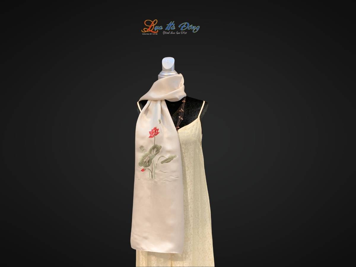 Khăn lụa trơn thêu sen trắng ngọc trai MNV-LNL45180/12