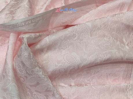 Lụa Họa Tiết Đuôi Công Hồng 3.7m MNV-LNL41