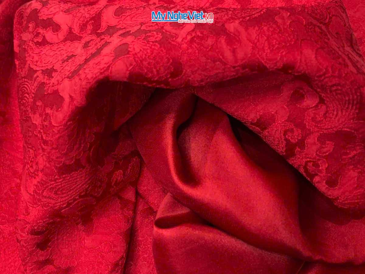 Vải Lụa Hà Đông Đuôi Công Đỏ Tươi 3.7m MNV-LHD37/13
