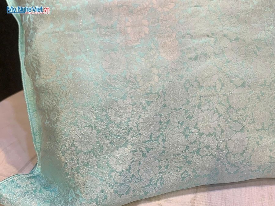 Vỏ Gối Lụa Hà Đông Họa Tiết Hoa Cúc Màu Xanh Mint LNL4040/5