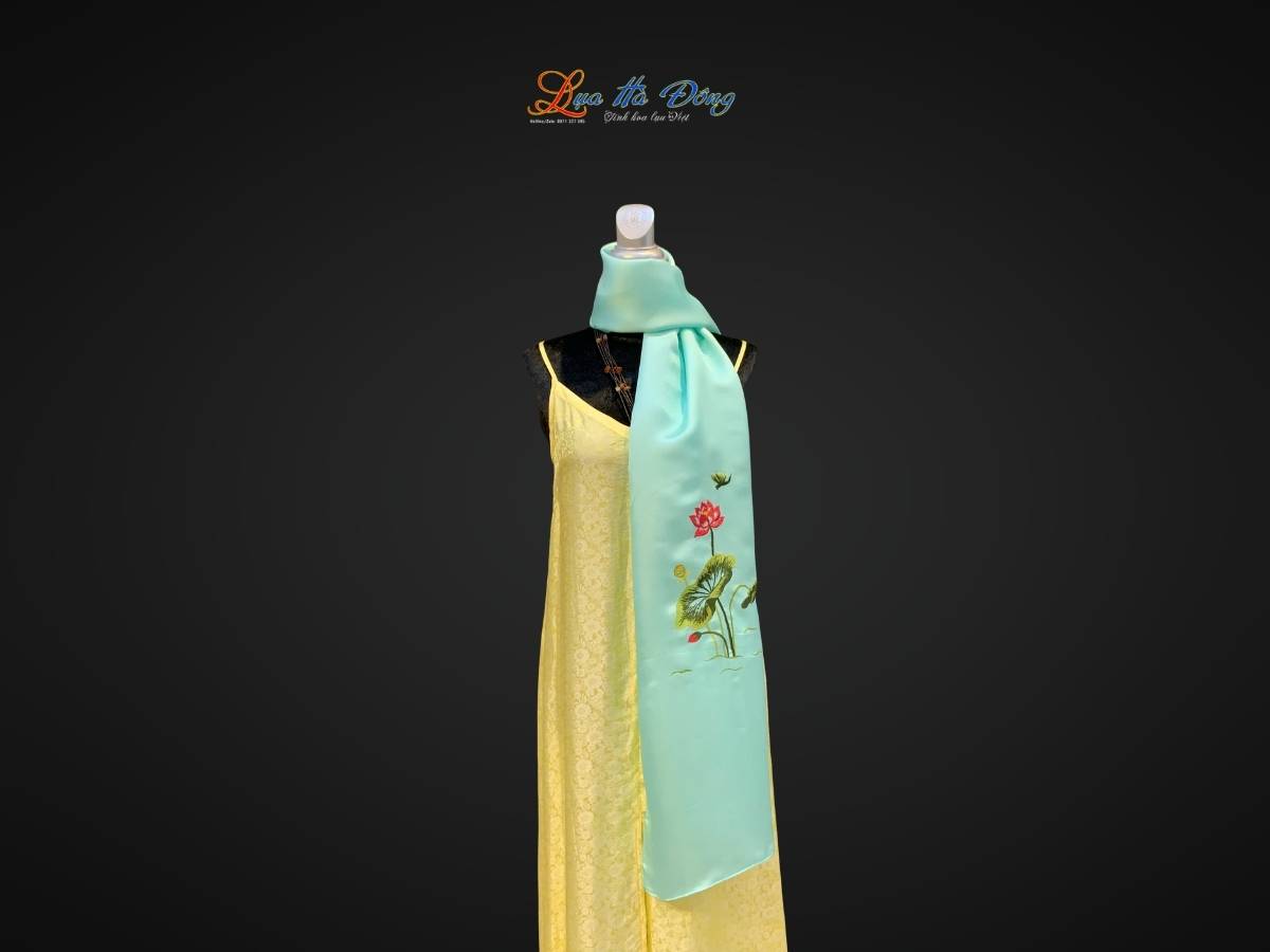 Khăn lụa trơn thêu sen xanh mint MNV-LNL45180/16